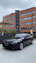Cargar imagen en el visor de la galería, BMW 530I Modelo 2010
