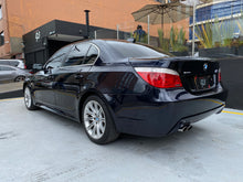 Cargar imagen en el visor de la galería, BMW 530I Modelo 2010
