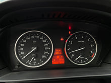 Cargar imagen en el visor de la galería, BMW 530I Modelo 2010
