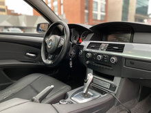 Cargar imagen en el visor de la galería, BMW 530I Modelo 2010
