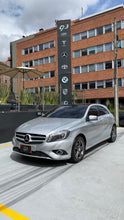Cargar imagen en el visor de la galería, Mercedes-Benz A200 Modelo 2016
