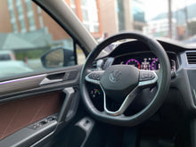 Cargar imagen en el visor de la galería, Volkswagen Tiguan Elegance Modelo 2022
