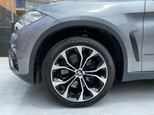 Cargar imagen en el visor de la galería, BMW X6 xDrive50I Modelo 2019
