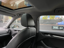 Cargar imagen en el visor de la galería, Audi A3 Sportback Modelo 2020
