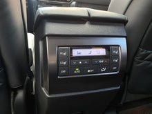 Cargar imagen en el visor de la galería, Lexus GX 460 Modelo 2022
