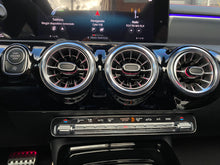 Cargar imagen en el visor de la galería, Mercedes-Benz AMG CLA 45S 4matic Modelo 2023
