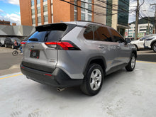Cargar imagen en el visor de la galería, Toyota RAV 4 XLE Híbrida Modelo 2021
