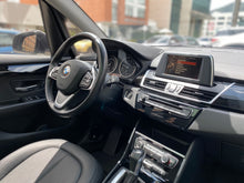 Cargar imagen en el visor de la galería, BMW 218I Active Tourer Modelo 2017
