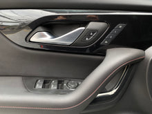 Cargar imagen en el visor de la galería, Chevrolet Blazer RS Modelo 2022
