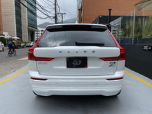 Cargar imagen en el visor de la galería, Volvo XC60 B5 Híbrido Modelo 2023
