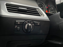 Cargar imagen en el visor de la galería, BMW 530I Modelo 2010
