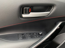 Cargar imagen en el visor de la galería, Toyota Corolla GR Sport Modelo 2023
