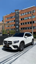 Cargar imagen en el visor de la galería, Mercedes-Benz GLB 200 Modelo 2022
