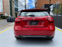 Cargar imagen en el visor de la galería, Mercedes-Benz A 200 HatchBack Modelo 2018
