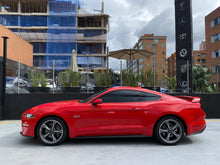 Cargar imagen en el visor de la galería, Ford Mustang GT Modelo 2022
