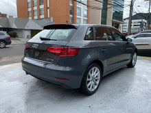 Cargar imagen en el visor de la galería, Audi A3 Sportback Modelo 2020
