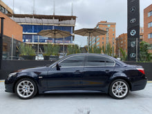 Cargar imagen en el visor de la galería, BMW 530I Modelo 2010
