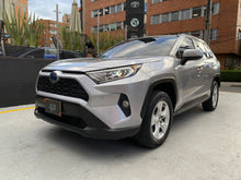 Cargar imagen en el visor de la galería, Toyota RAV 4 XLE Híbrida Modelo 2021
