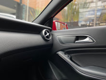 Cargar imagen en el visor de la galería, Mercedes-Benz A 200 HatchBack Modelo 2018
