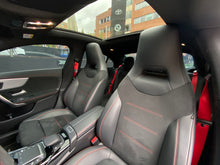 Cargar imagen en el visor de la galería, Mercedes-Benz AMG CLA 45S 4matic Modelo 2022
