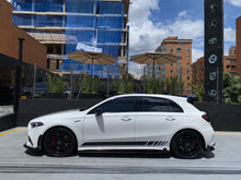 Cargar imagen en el visor de la galería, Mercedes-Benz AMG A35 4MATIC Modelo 2022
