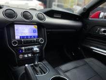 Cargar imagen en el visor de la galería, Ford Mustang GT Modelo 2022

