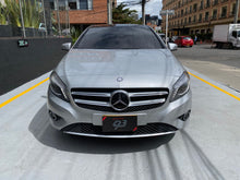Cargar imagen en el visor de la galería, Mercedes-Benz A200 Modelo 2016
