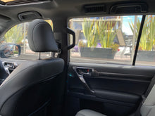 Cargar imagen en el visor de la galería, Lexus GX 460 Modelo 2022
