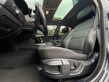 Cargar imagen en el visor de la galería, BMW 530I Modelo 2010
