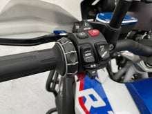 Cargar imagen en el visor de la galería, BMW E 1250 GS Modelo 2019
