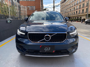 Volvo XC40 Momentum T4 Modelo 2021