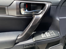 Cargar imagen en el visor de la galería, Lexus GX 460 Modelo 2022
