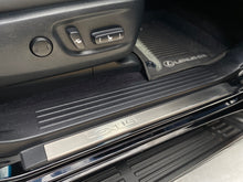 Cargar imagen en el visor de la galería, Lexus GX 460 Modelo 2022
