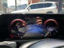 Cargar imagen en el visor de la galería, Mercedes-Benz GLB 200 Modelo 2022
