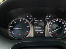 Cargar imagen en el visor de la galería, Toyota Prado TXL Modelo 2023
