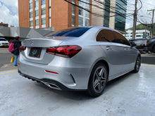 Cargar imagen en el visor de la galería, Mercedes-Benz A 200 Sedan Modelo 2022
