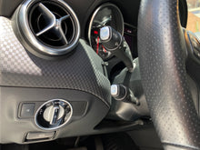 Cargar imagen en el visor de la galería, Mercedes-Benz A 200 HatchBack Modelo 2018
