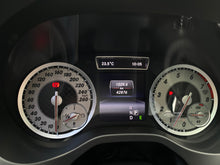 Cargar imagen en el visor de la galería, Mercedes-Benz A200 Modelo 2016
