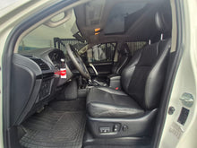 Cargar imagen en el visor de la galería, Toyota Prado Txl Modelo 2020
