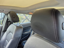 Cargar imagen en el visor de la galería, Mercedes-Benz GLA 200 Modelo 2019
