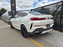 Cargar imagen en el visor de la galería, BMW X6 M50I Blindaje II Modelo 2023
