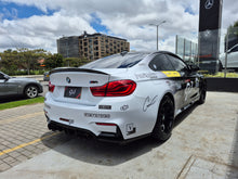 Cargar imagen en el visor de la galería, BMW M4 Coupe Modelo 2018
