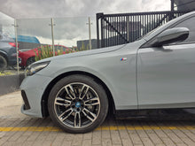 Cargar imagen en el visor de la galería, Bmw I5 eDrive40 Modelo 2024
