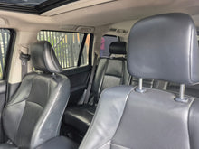 Cargar imagen en el visor de la galería, Toyota Prado Txl Modelo 2020
