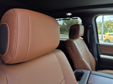 Cargar imagen en el visor de la galería, Toyota Sequoia 1794 TRD Modelo 2026
