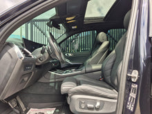 Cargar imagen en el visor de la galería, BMW X5 M60I XDRIVE Modelo 2024
