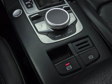 Cargar imagen en el visor de la galería, Audi A3 Sportback Modelo 2020
