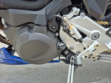 Cargar imagen en el visor de la galería, BMW F900R Modelo 2024
