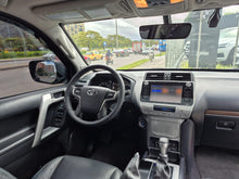 Cargar imagen en el visor de la galería, Toyota Prado Vx Modelo 2020 BLINDADA
