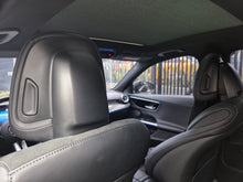 Cargar imagen en el visor de la galería, Mercedes-Benz C200 Modelo 2022

